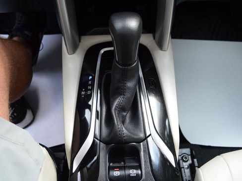 Used 2024 Toyota Corolla Cross XLE AWD/4WD image 29