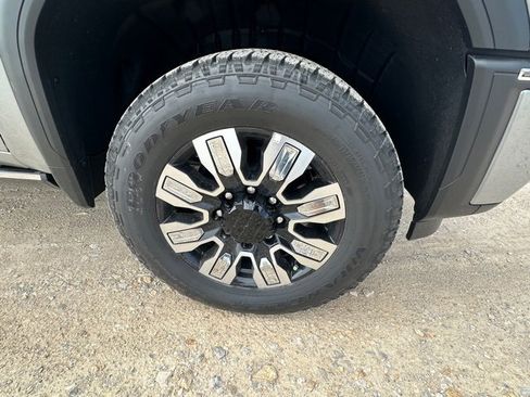 New 2026 GMC Sierra 2500 Denali w/ Denali Reserve Package image 3