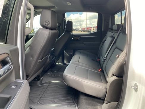 New 2026 GMC Sierra 1500 SLT image 25