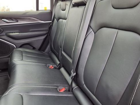 Used 2022 Jeep Grand Cherokee Limited 4xe image 7