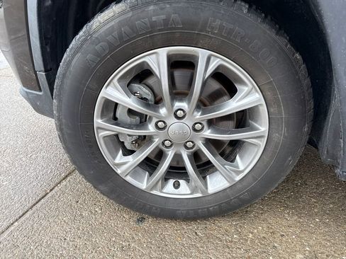 Used 2021 Jeep Cherokee Latitude Lux w/ Comfort/Convenience Group image 27