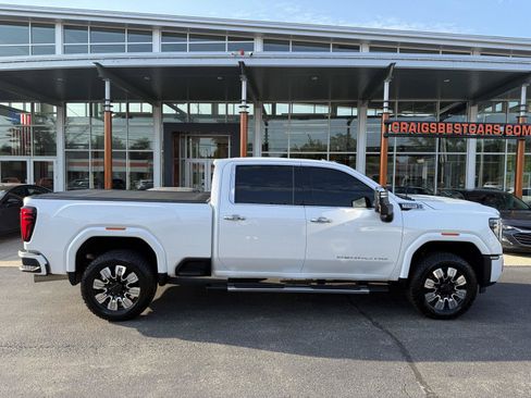 Used 2025 GMC Sierra 2500 Denali w/ Technology Package AWD/4WD image 6