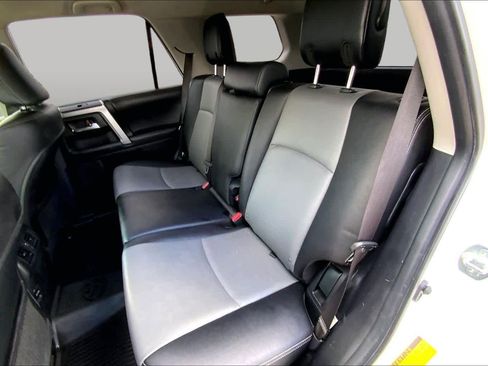 Used 2018 Toyota 4Runner SR5 Premium AWD/4WD image 18