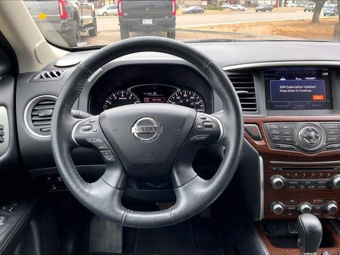 Used 2019 Nissan Pathfinder Platinum image 5