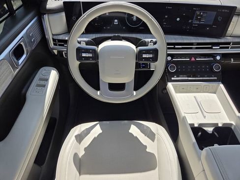 Used 2025 Hyundai Santa Fe Calligraphy FWD image 15