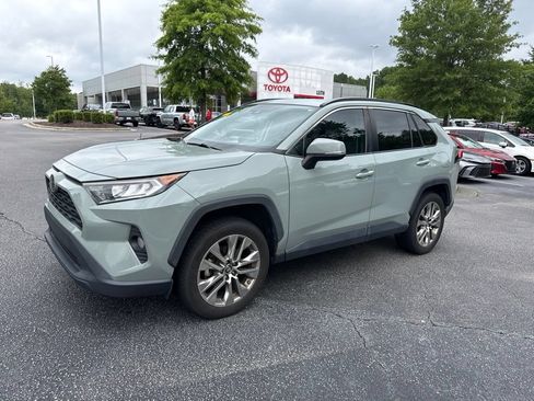 Used 2019 Toyota RAV4 XLE Premium w/ Cold Weather Package FWD image 1