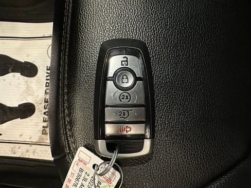 Used 2023 Ford Explorer Limited image 18