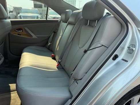 Used 2007 Toyota Camry XLE FWD image 19