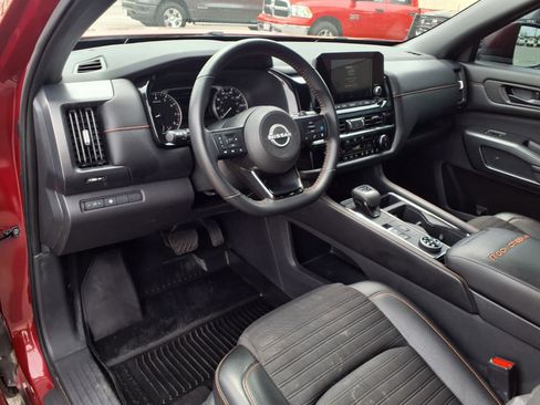 Used 2024 Nissan Pathfinder Rock Creek AWD/4WD image 9