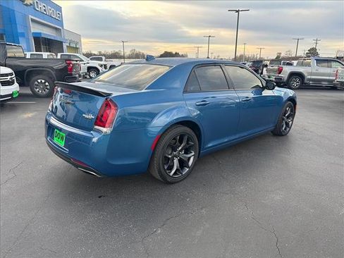 Used 2023 Chrysler 300 Touring w/ Sport Appearance Package image 7