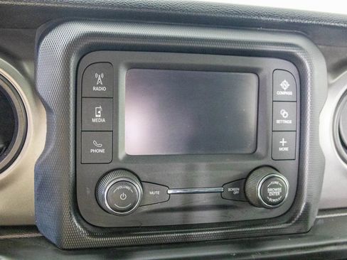 Used 2018 Jeep Wrangler Unlimited Sport AWD/4WD image 23