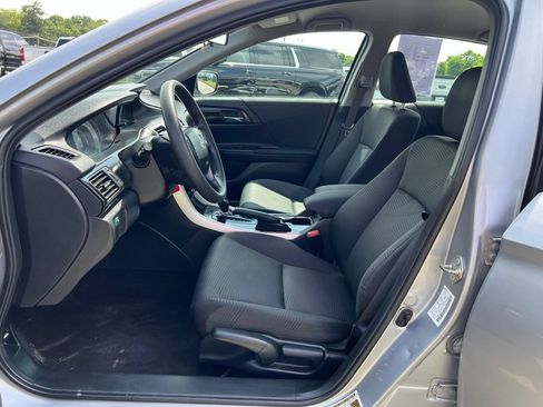 Used 2016 Honda Accord LX image 6