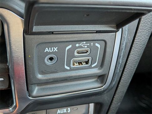 Used 2022 Jeep Wrangler Unlimited Rubicon w/ Safety Group image 26