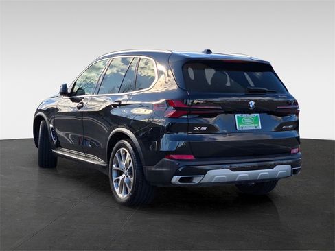 Used 2025 BMW X5 xDrive40i w/ Climate Comfort Package image 4