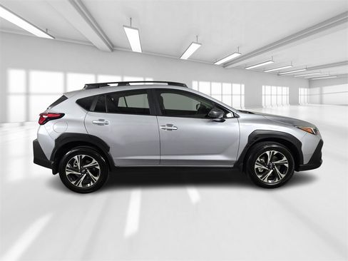 Used 2024 Subaru Crosstrek 2.0i Premium w/ Popular Package #4 image 8