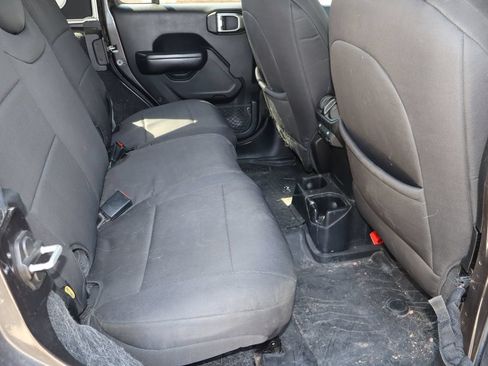Used 2019 Jeep Wrangler Unlimited Sport AWD/4WD image 15