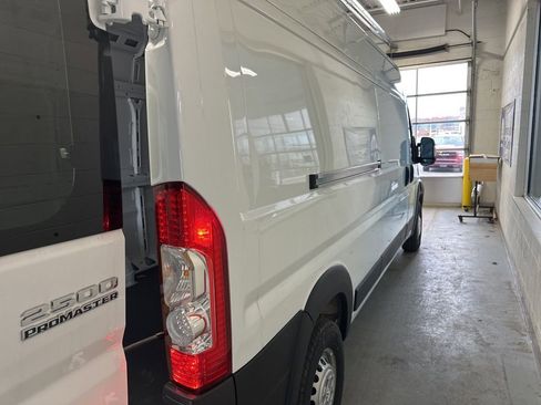 Used 2024 RAM ProMaster 2500 FWD image 11