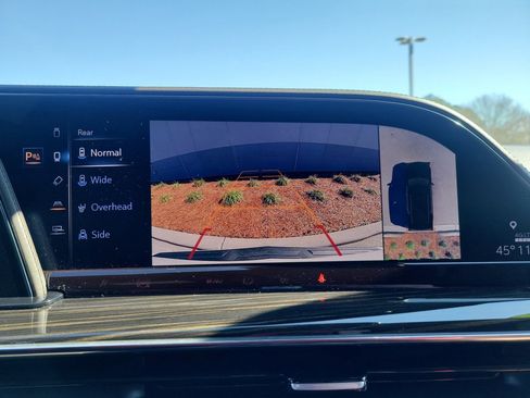 Used 2021 Cadillac Escalade Premium Luxury image 23