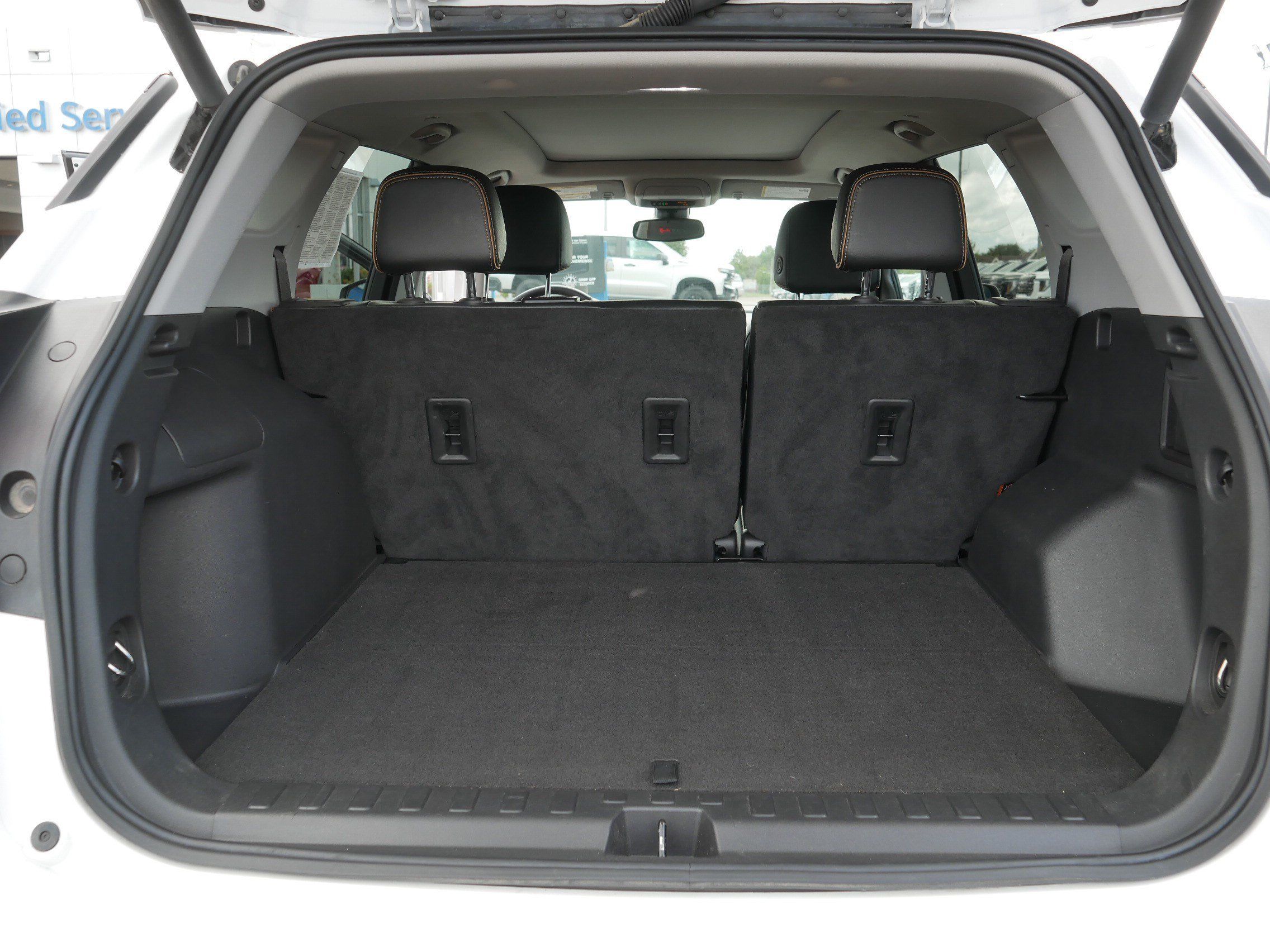 Used 2023 GMC Terrain AT4 w/ Infotainment Package II AWD/4WD image 18