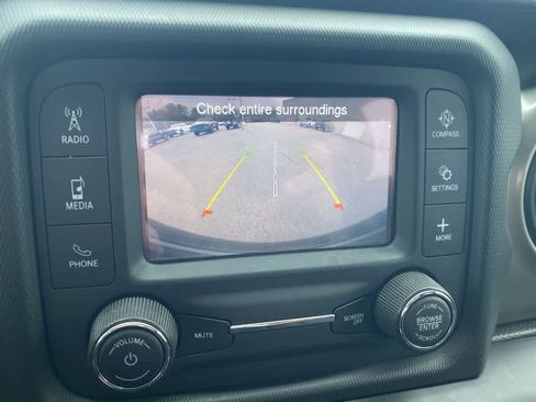 Used 2020 Jeep Wrangler Sport image 17