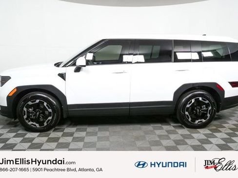 Used 2025 Hyundai Santa Fe SE image 28