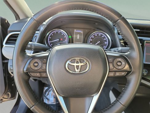 Used 2018 Toyota Camry SE w/ Convenience Package FWD image 16