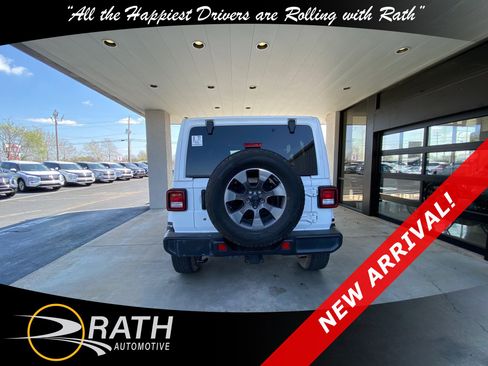 Used 2018 Jeep Wrangler Unlimited Sahara image 7