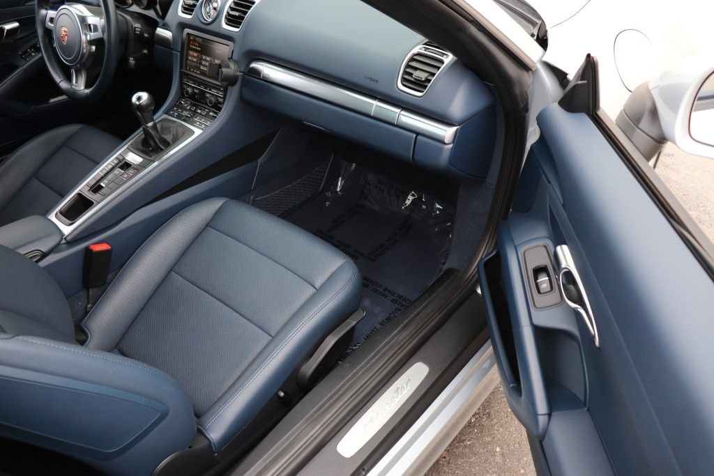 Used 2015 Porsche Boxster w/ Sport Chrono Package RWD image 33