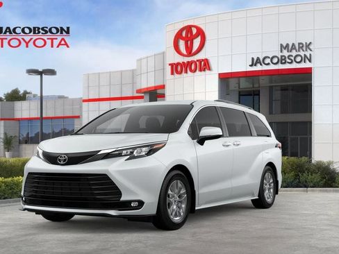 New 2026 Toyota Sienna XLE image 1