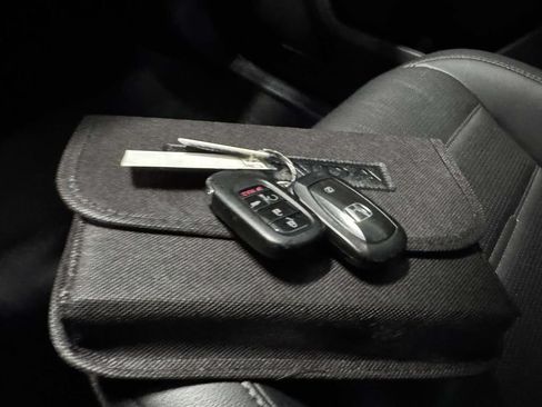 Used 2023 Honda CR-V EX-L image 31