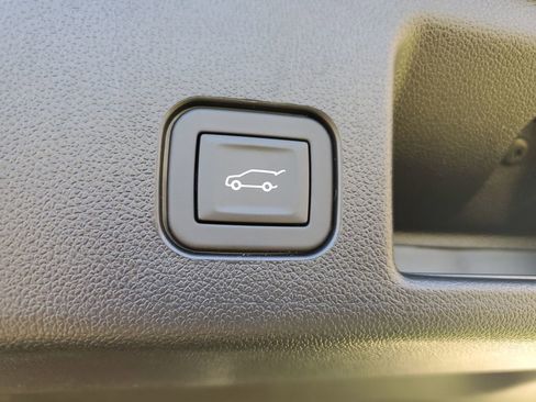 Used 2026 Chevrolet Equinox EV LT image 9