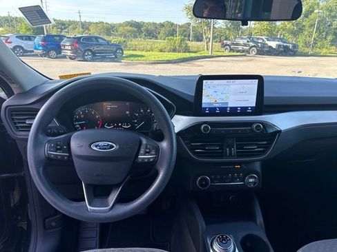 Used 2020 Ford Escape SE FWD image 12