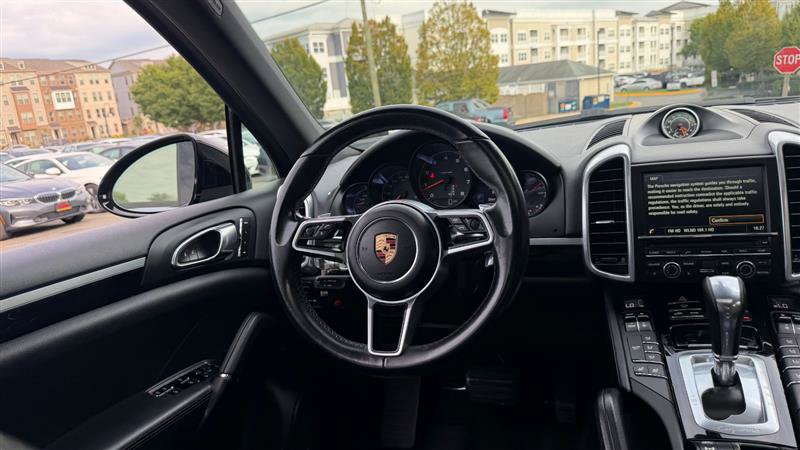 Used 2016 Porsche Cayenne AWD/4WD image 24