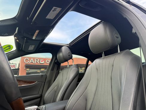 Used 2017 Mercedes-Benz E 300 image 9