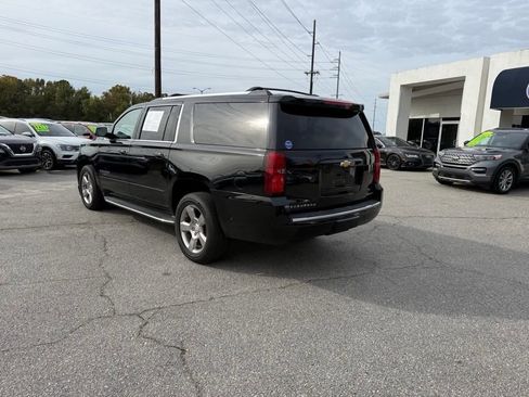 Used 2020 Chevrolet Suburban Premier image 3