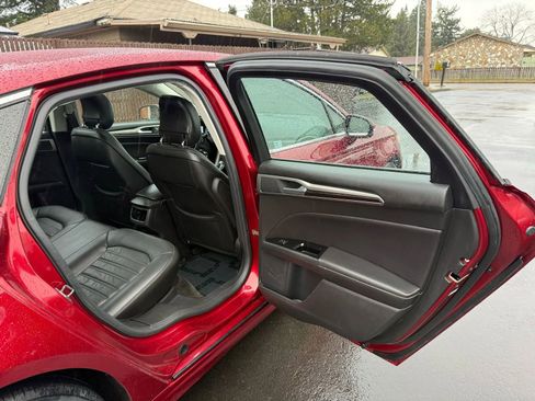 Used 2013 Ford Fusion SE image 12