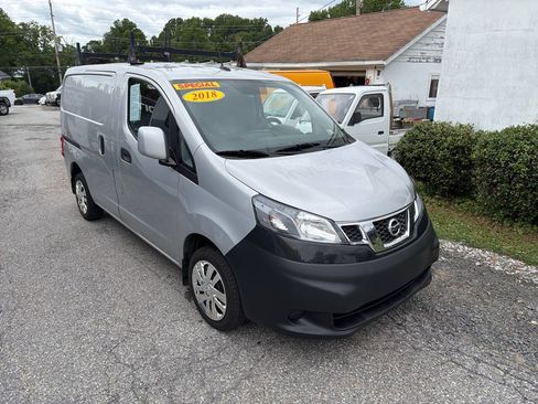Used 2018 Nissan NV200 SV w/ Navigation Package FWD image 3