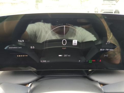 Used 2024 Lucid Air Touring AWD/4WD image 31