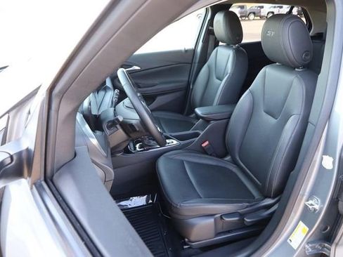 Used 2024 Buick Encore GX Sport Touring image 8