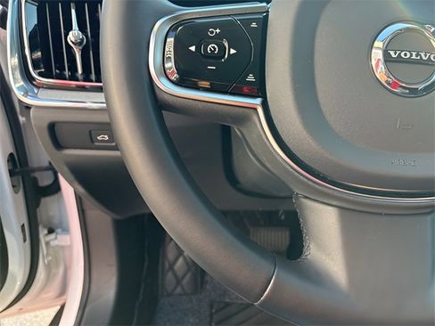 Used 2024 Volvo V60 B5 Cross Country Ultimate w/ Protection Package Premier image 23