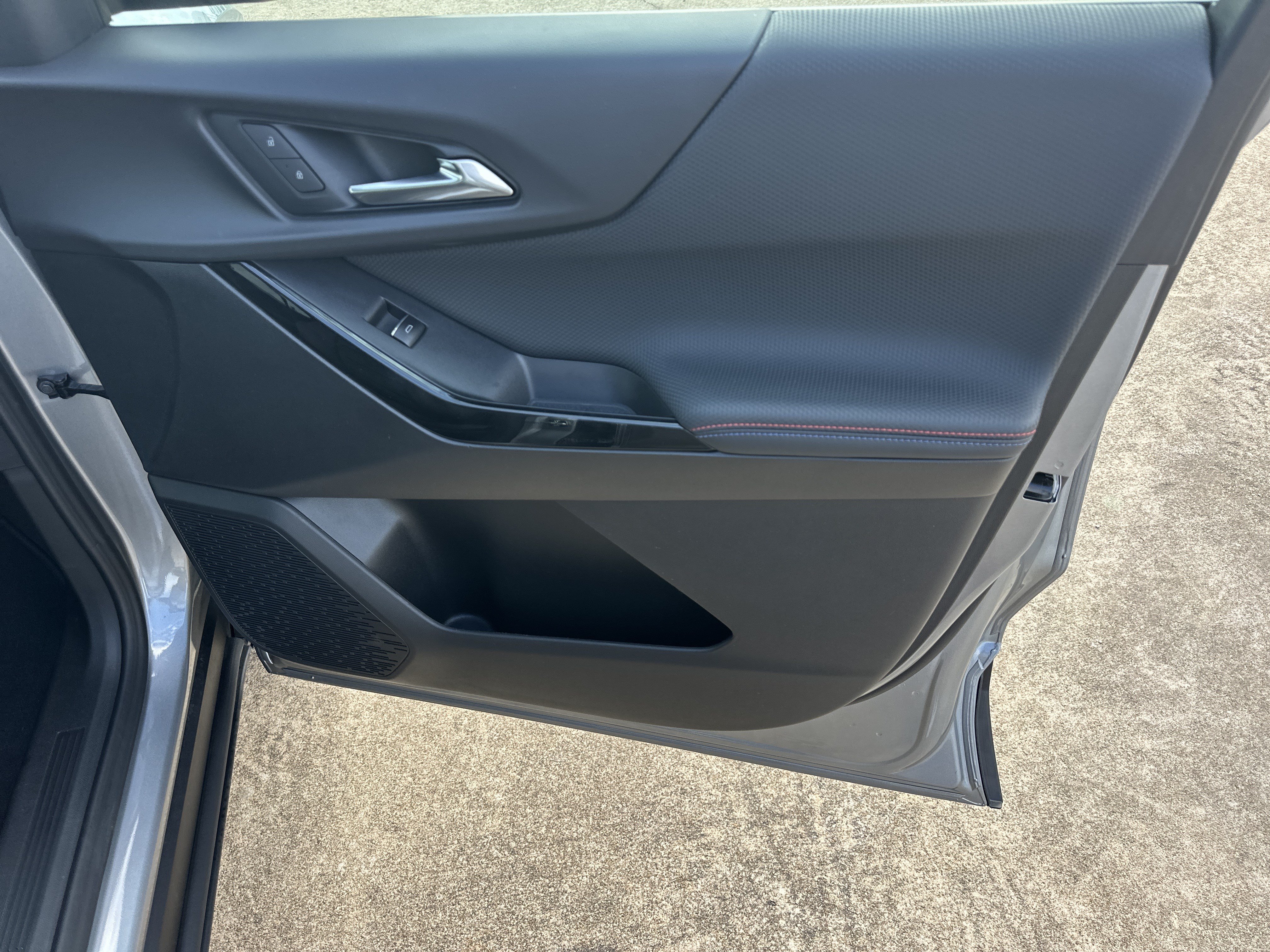 Certified 2025 Chevrolet Equinox RS AWD/4WD image 15