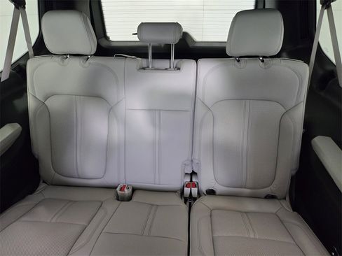 New 2025 Jeep Wagoneer L Series II image 10