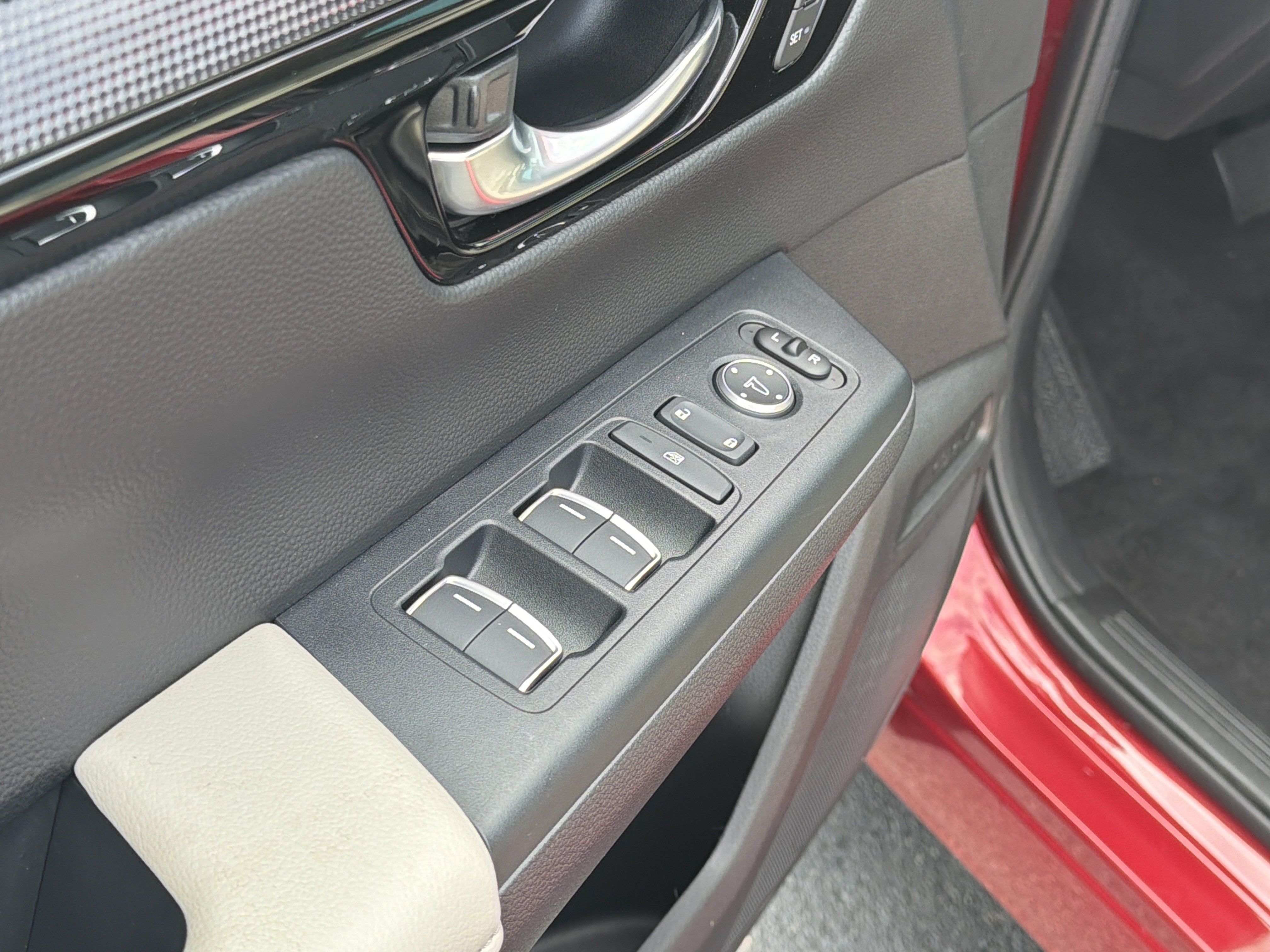 Used 2024 Honda CR-V EX-L image 23