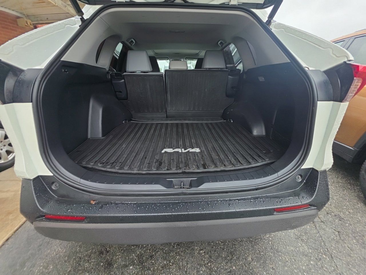 Used 2019 Toyota RAV4 Limited w/ Cold Weather Package AWD/4WD image 20