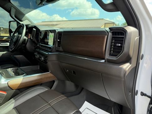 Used 2024 Chevrolet Silverado 2500 High Country w/ High Country Premium Package image 29