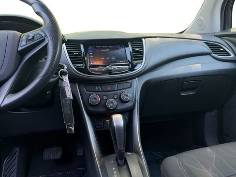 Used 2020 Chevrolet Trax LT AWD/4WD image 11