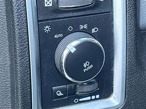 Used 2019 RAM 1500 Big Horn AWD/4WD image 10