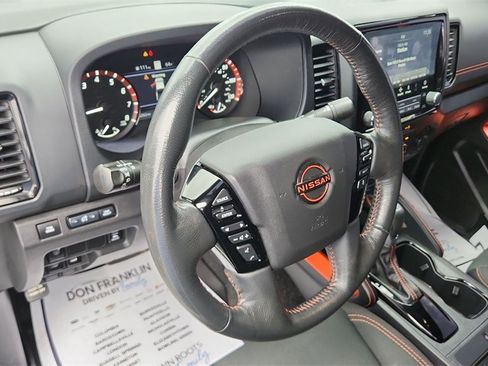 Used 2022 Nissan Frontier PRO-4X image 18