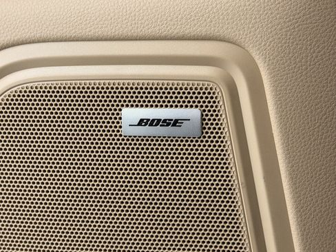 Certified 2025 Porsche Macan image 31