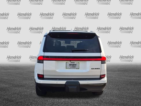 Used 2024 Lexus GX 550 w/ Accessory Package (Z1) AWD/4WD image 9